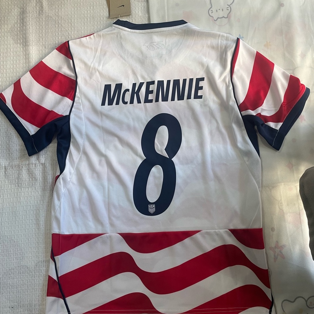 USA Men's Soccer Jersey in Red, White & Navy - Number 8 - Picture 7 of 7